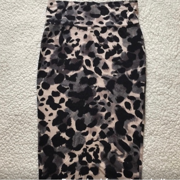 Animal Print Pencil Skirt by Charlotte Russe, size medium - Picture 1 of 7